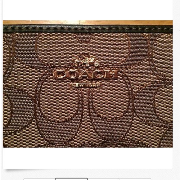 New Coach Khaki Signature Wristlet Bag - Picture 3 of 5